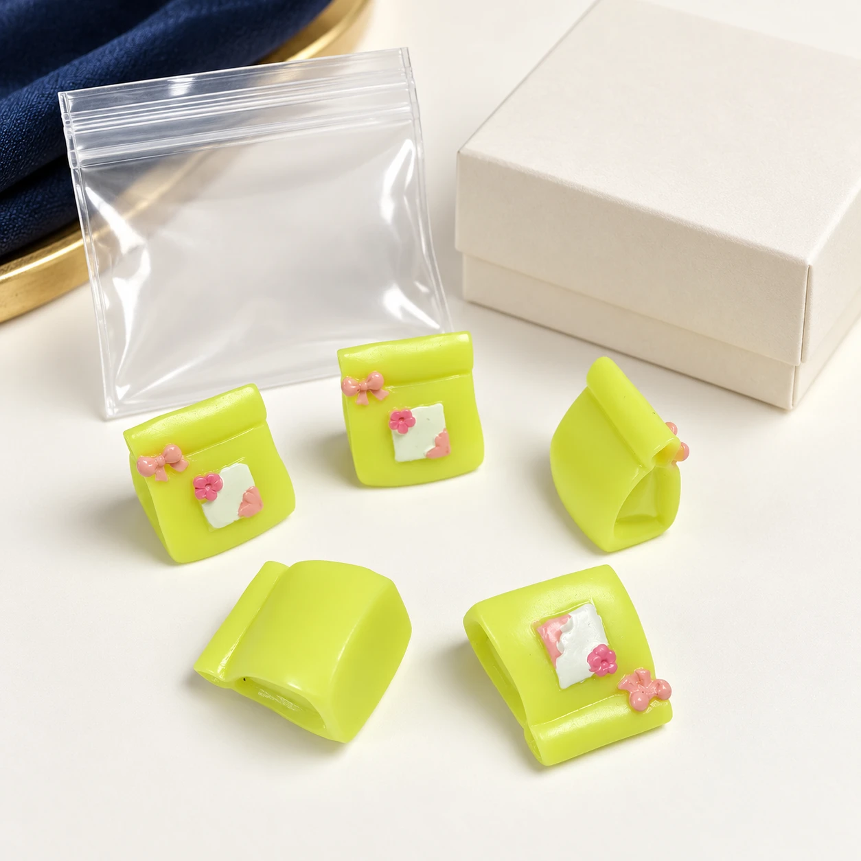 Blossom Gift Bag Resin Charms RW001877 with illustrative private-label packaging