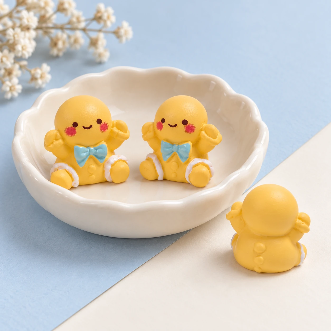 Gingerbread Figure Resin Charms RW001884 displayed for assortment selection