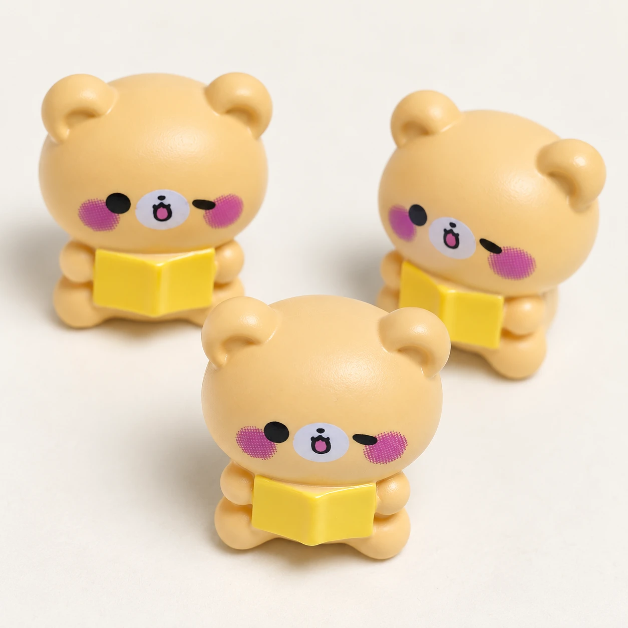 Little Bear Resin Charms RW001819 close-up showing the decorative shape and finish