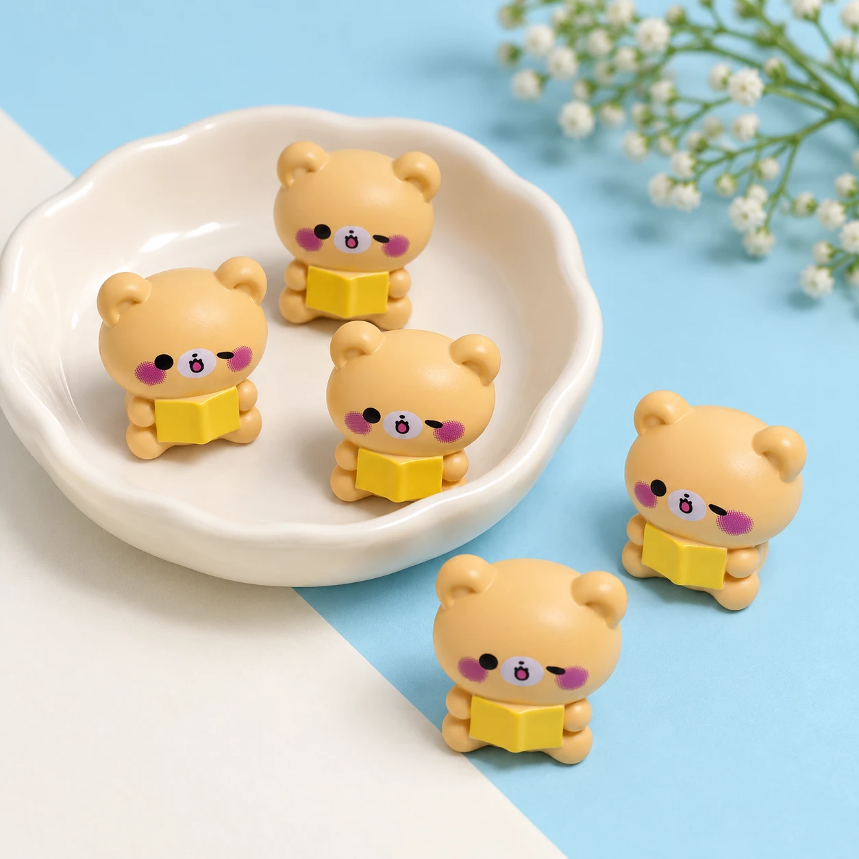 Little Bear Resin Charms RW001819 displayed for assortment selection