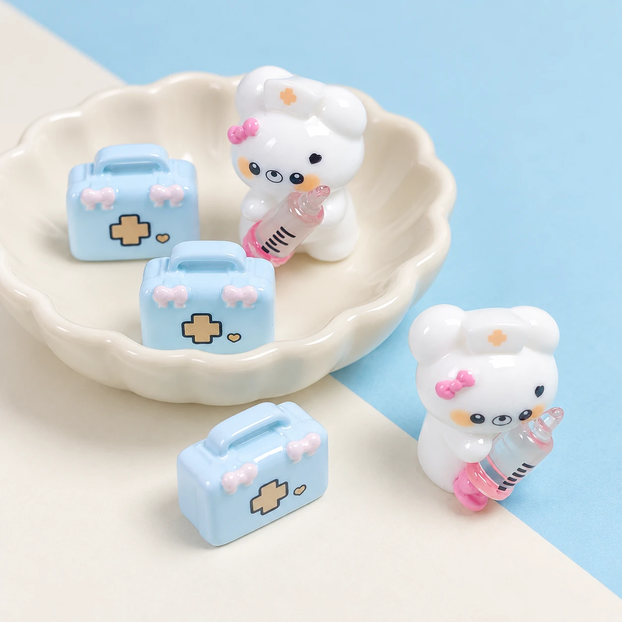 Medical Bear and Kit Resin Charms RW002078 displayed for assortment selection