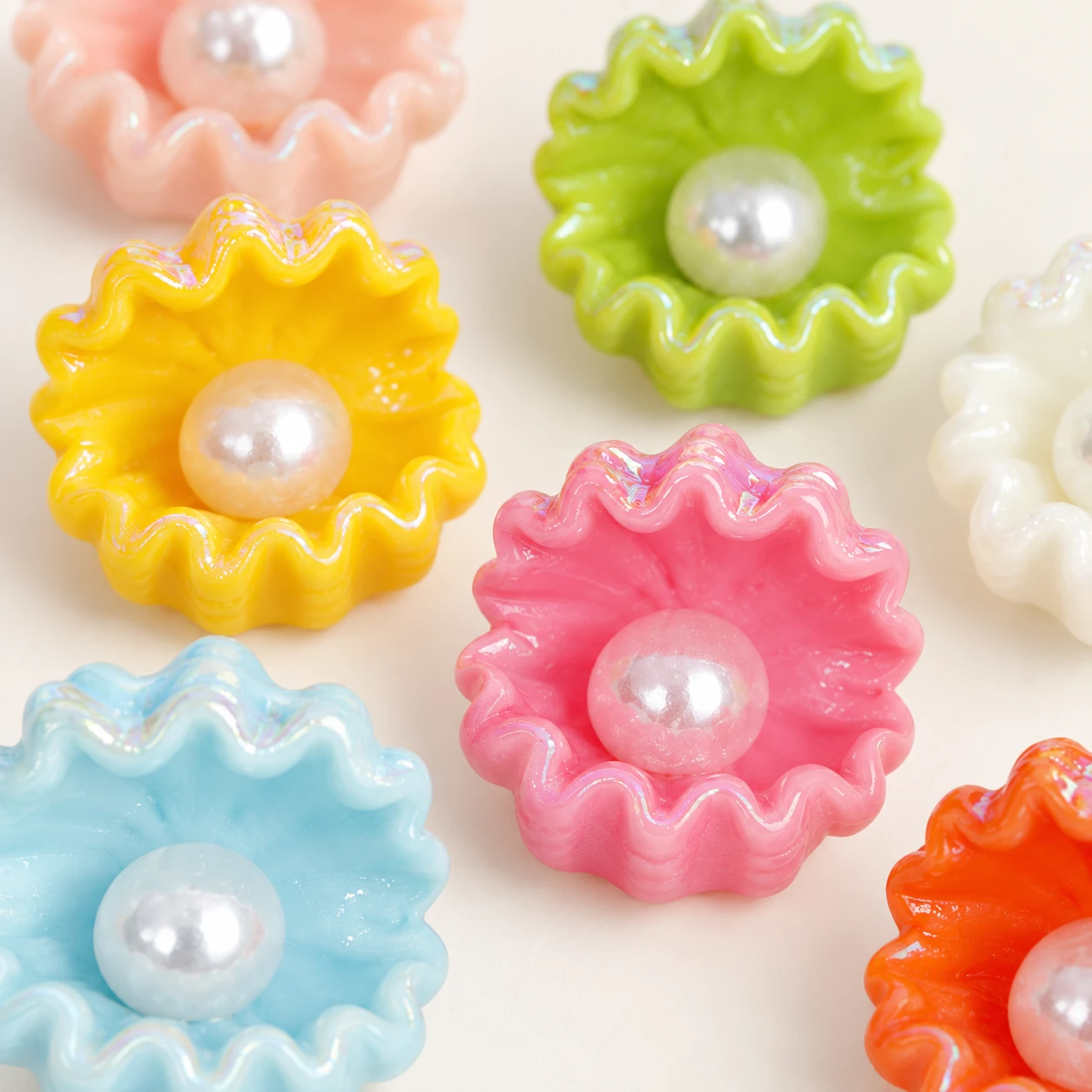 Pearl-Center Ruffled Flower Resin Charms RW0021224 close-up showing the decorative shape and finish