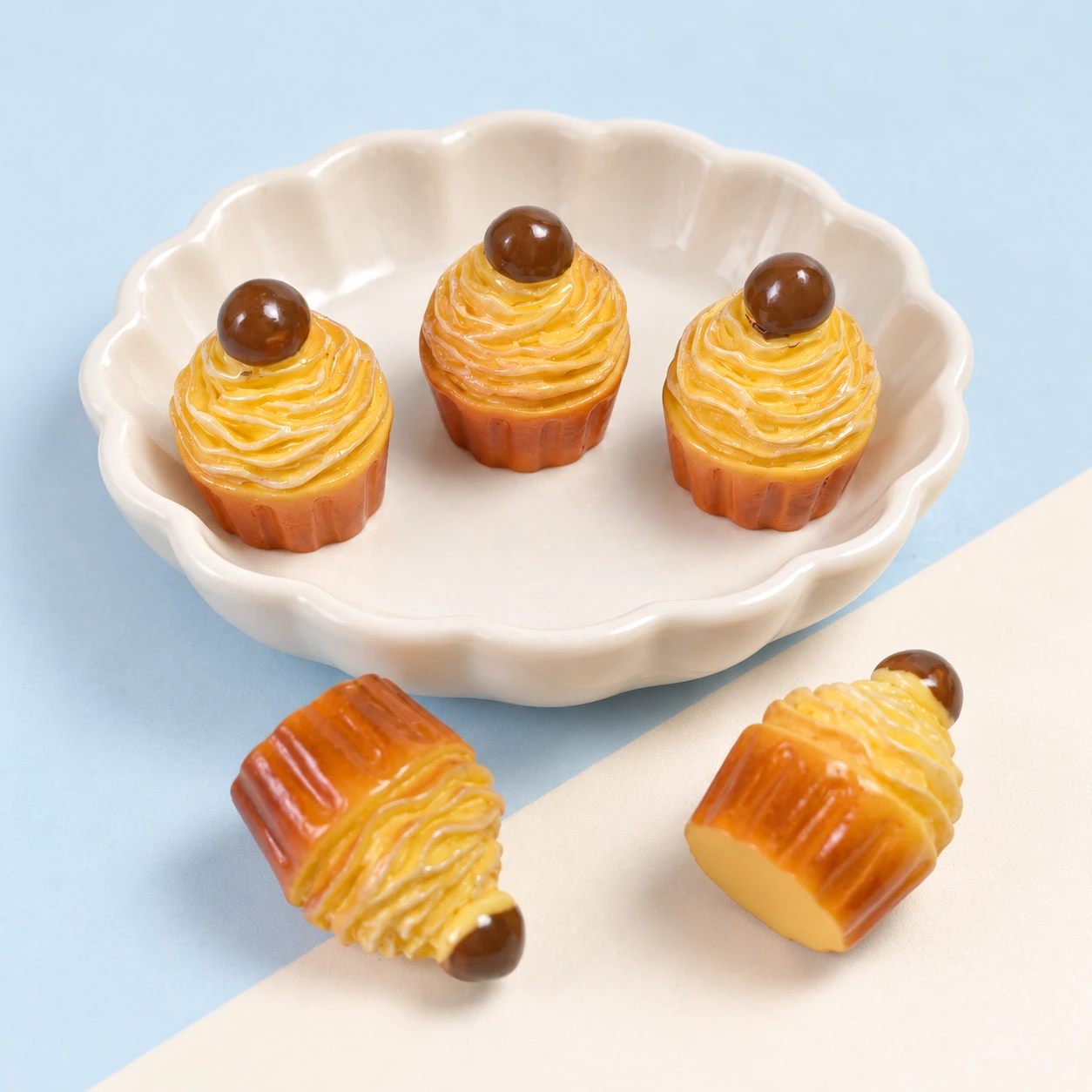 Swirled Pastry Resin Charms RW001989 displayed for assortment selection