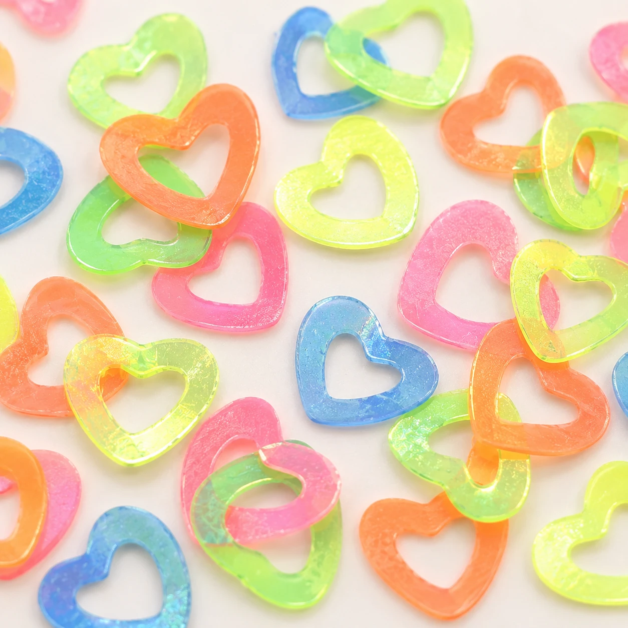 Ultrathin Hollow Heart Confetti MA303 close-up showing the decorative shape and finish